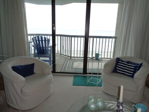 Smart TV, DVD player - Amazing! Oceanfront, Beachfront, 3 Beds: K, Q, Dbl, 6 People, Beautiful! (North Myrtle Beach)