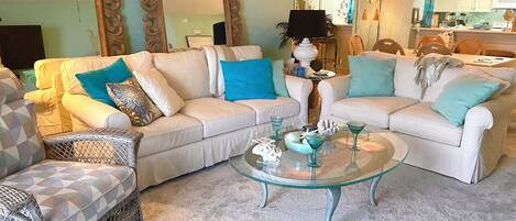 Una Smart TV, un reproductor de DVD