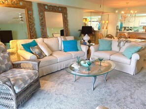 Smart TV, DVD player - Amazing Location Oceanfront, Beachfront, 3 Beds: K, Q, Dbl, 6 People, Beautiful! (North Myrtle Beach)