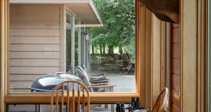 Ten Bdr Lodge with Private Lake & More!