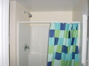 Shower - Great Dates Available. Cute and Affordable for 2-  CLOSE TO 2 BEACHES AND TOWN.  (SOUTH HAVEN)