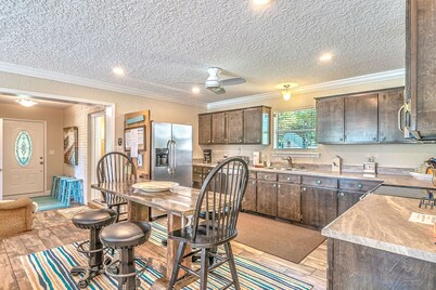 Beach House Blue  4/2 Home Beach on a Budget