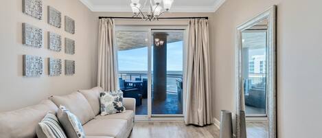 テレビ、暖炉、テレビゲーム、DVD プレーヤー