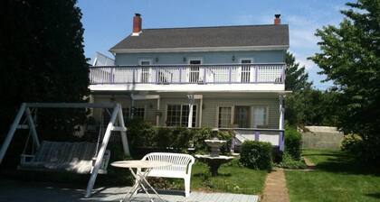 5 habitaciones! 5 baños! Muelle de 300 pies! Frente al agua! Para toda la familia!