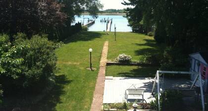 5 Bedrooms! 5 Bathrooms! 300 Foot Dock! Waterfront! Family-Friendly!