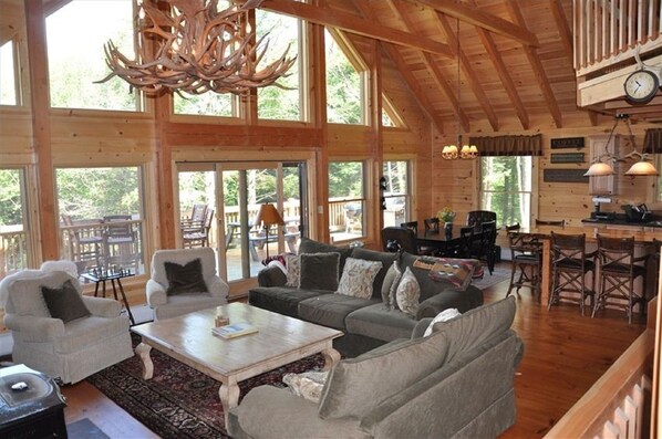 Smart TV, fireplace, DVD player, books