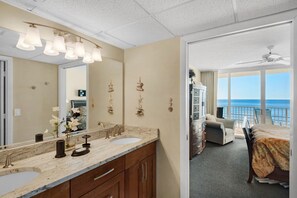 1 camera, ferro/asse da stiro, Wi-Fi gratuito, lenzuola