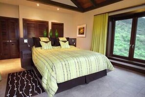 2 quartos, ferros/tábuas de passar roupa, Wi-Fi, roupa de cama