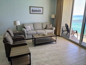 Smart TV, lettore DVD, libri