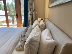 4 habitaciones, escritorio, tabla de planchar con plancha y wifi