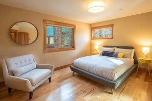 4 habitaciones, escritorio, tabla de planchar con plancha y wifi