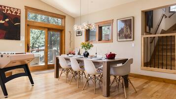 Oak dining room seats 8