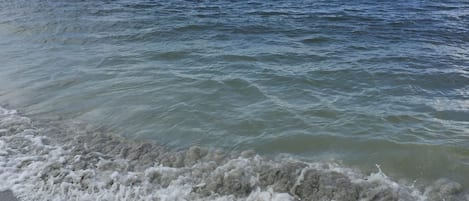 Beach nearby, sun-loungers, beach towels