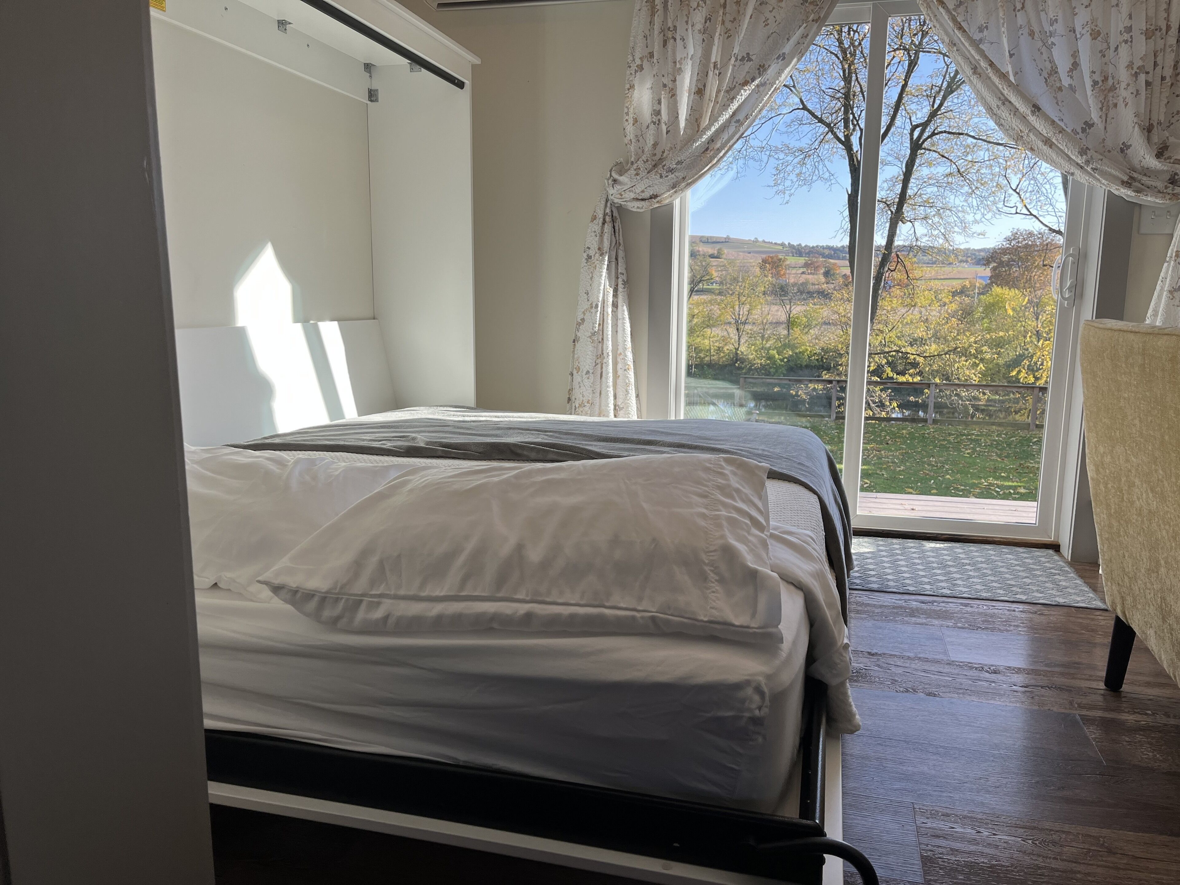 Newly Renovated - Clean!! Waterfront, Scenic Views, Private Yard, Firepit