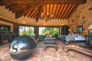 3 dormitorios, escritorio, tabla de planchar con plancha y wifi gratis