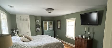 3 habitaciones, tabla de planchar con plancha, wifi y ropa de cama