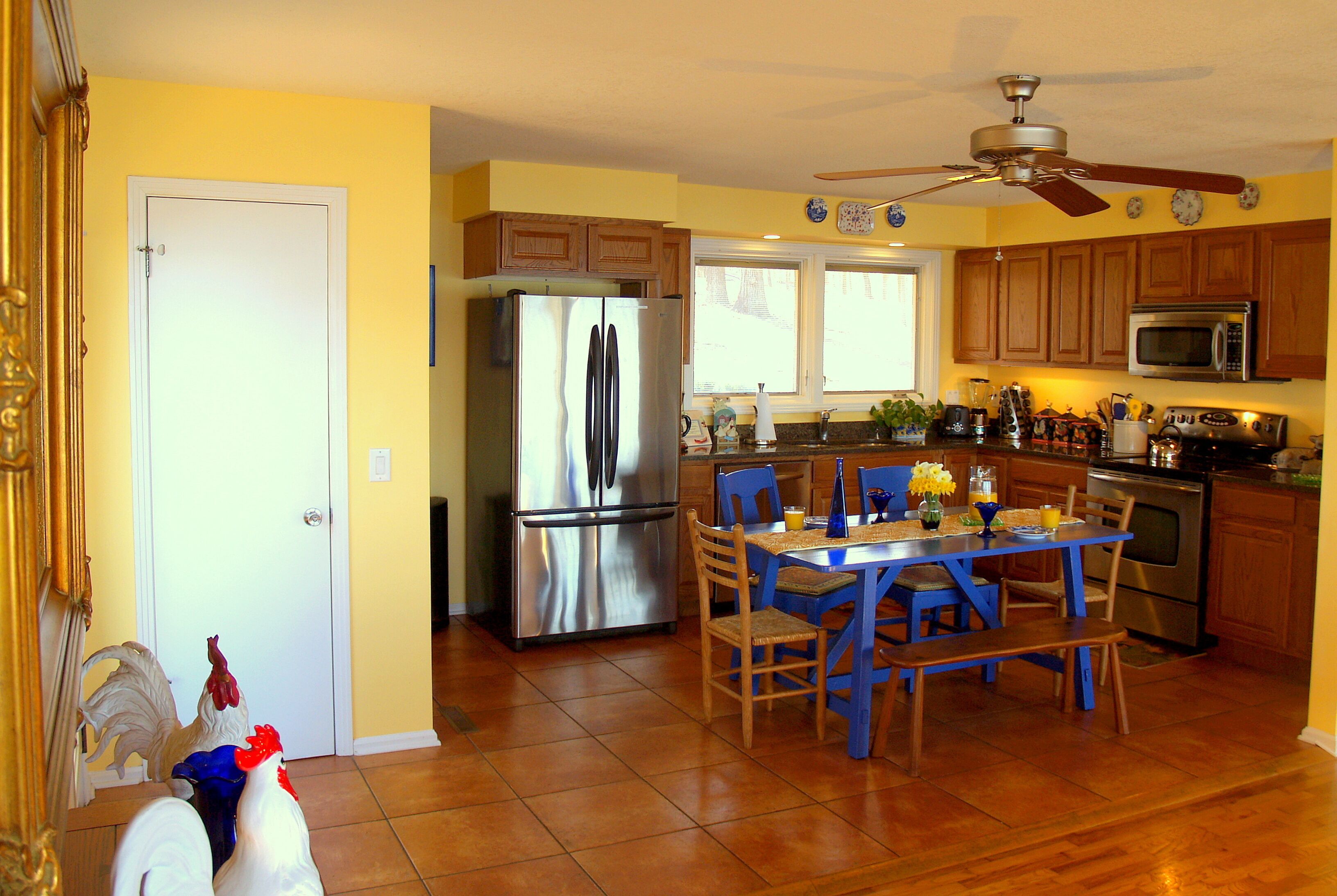 KY Lake Arts & Crafts Cedar Shake Home / On-site Boat Rentals with Private Dock 