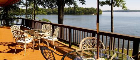 تناول الطعام بالخارج