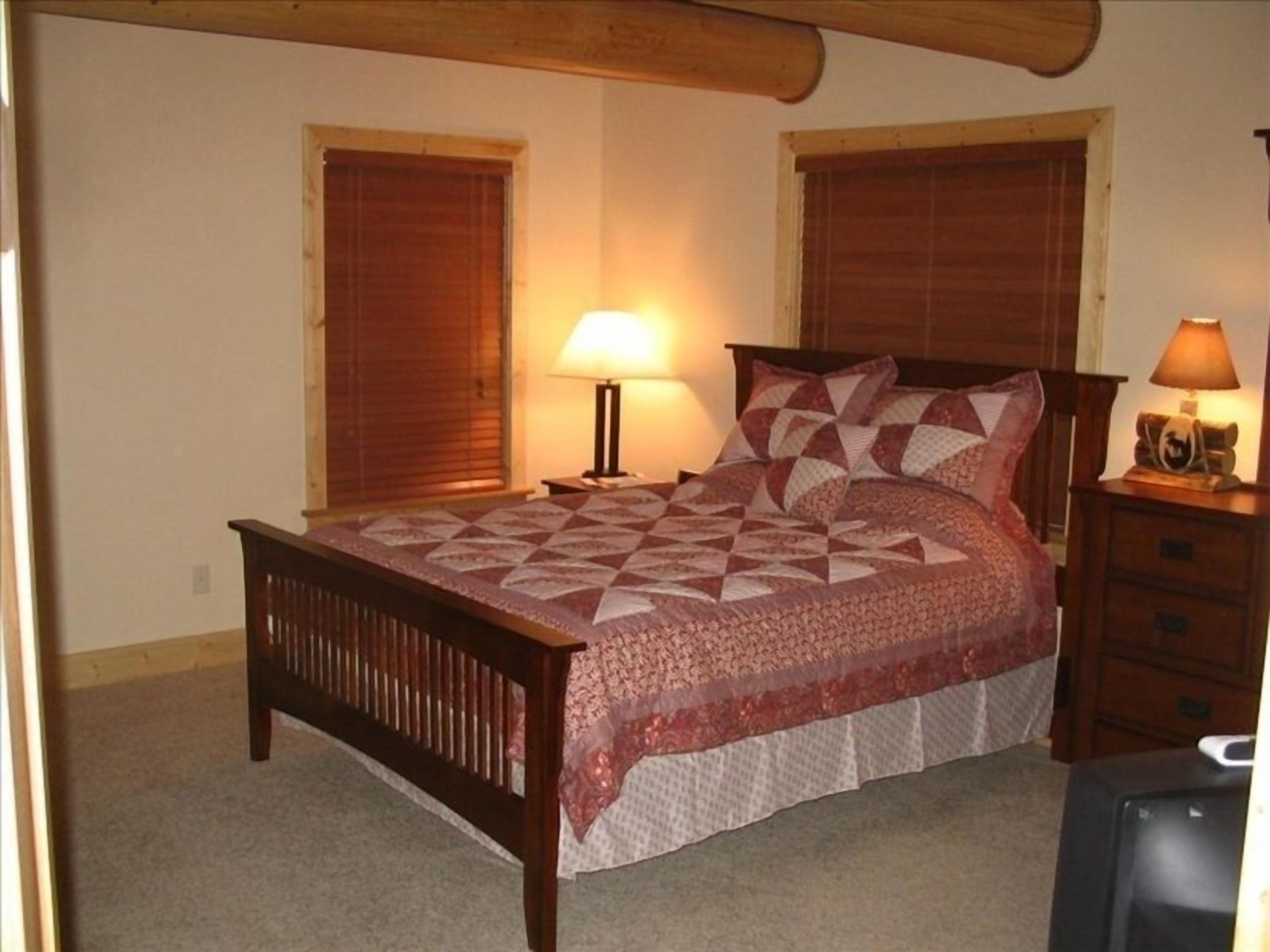 Jack Pine Lodge:  Beautiful New Log Home