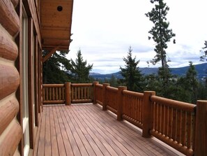Terrace/patio - Jack Pine Lodge:  Beautiful New Log Home (Cle Elum)