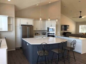 Coffee/tea maker, fridge, microwave, oven - 5BR On Point in Cove, Big Views, Huge Dock & Slip (Sunrise Beach)