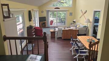 TV connectée, lecteur de DVD, livres, vidéothÚque