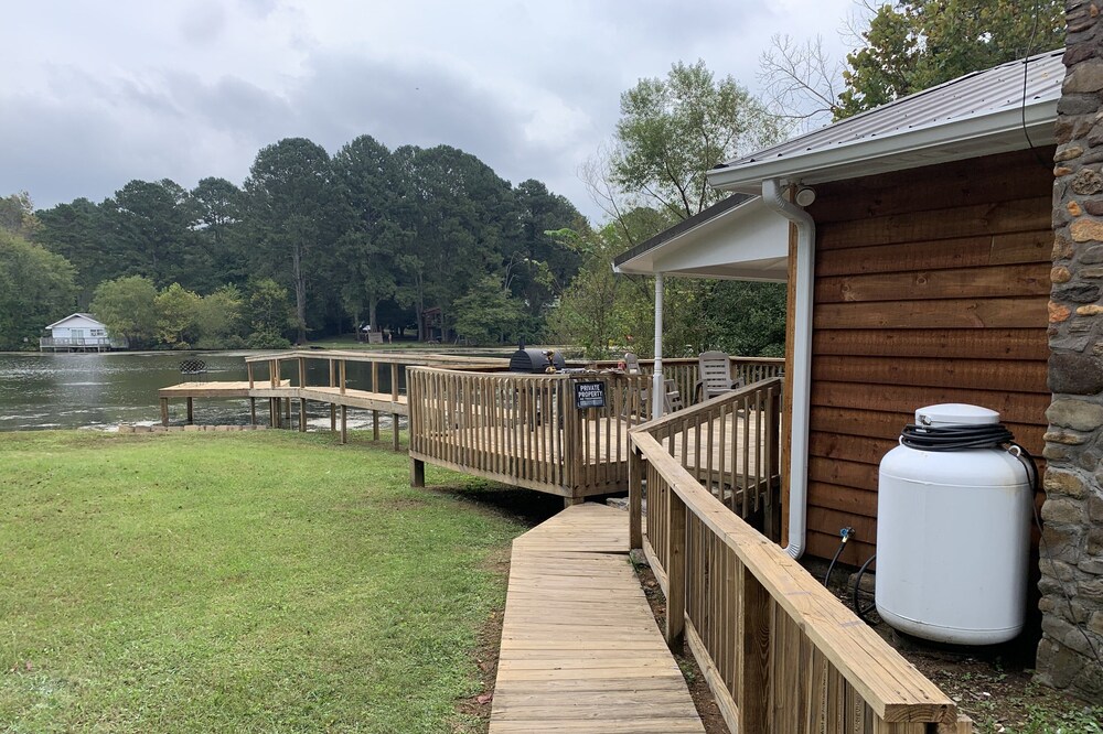 Completely remodeled 2023 on the lake<br>
