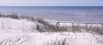 Natural High-Amazing Beach Getaway-Privacy, Easy Access, Kayaking, Boating