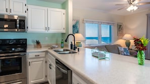 Fridge, microwave, oven, dishwasher - Captains House A3 (Fernandina Beach)