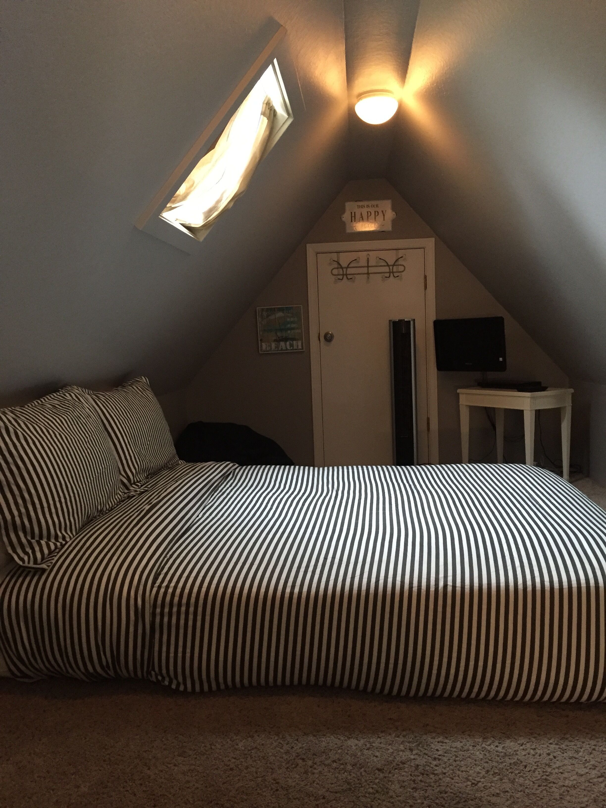 You are in the Heart of the Capitola Village!    16-092