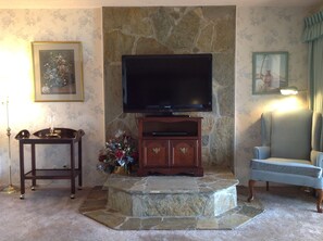 TV, fireplace, stereo
