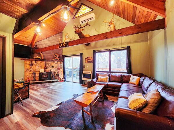 Smart TV, fireplace, DVD player