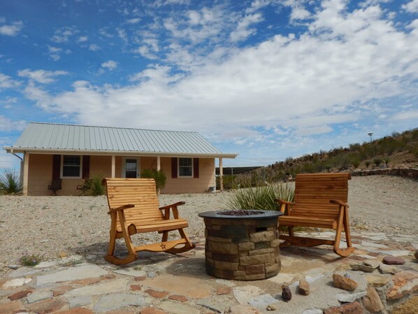 Terrace/patio - Casa Tranquilla: Scenic Solar and Wind Powered Home (Alpine)