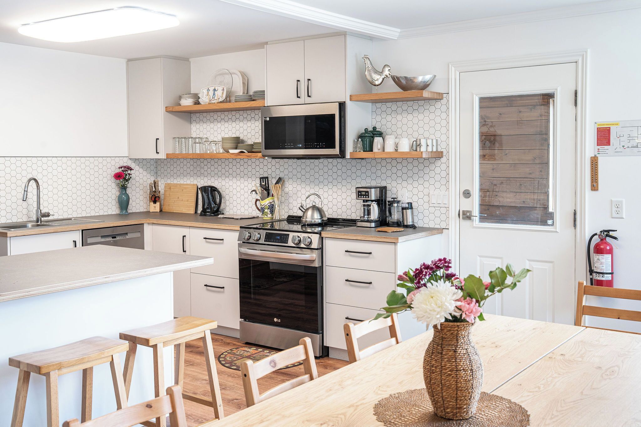 Brand new fully equipped kitchen