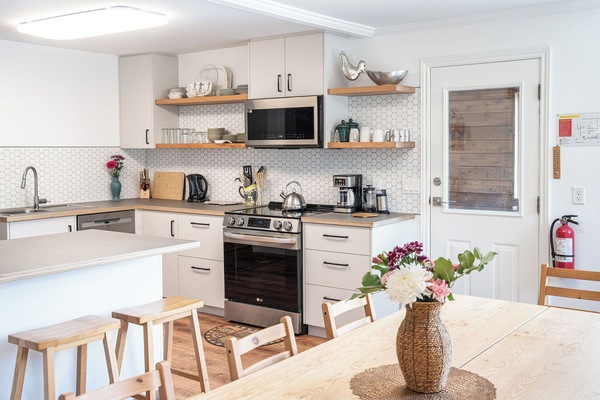 Brand new fully equipped kitchen