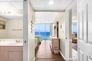 2 bedrooms, iron/ironing board, free Internet, bed sheets