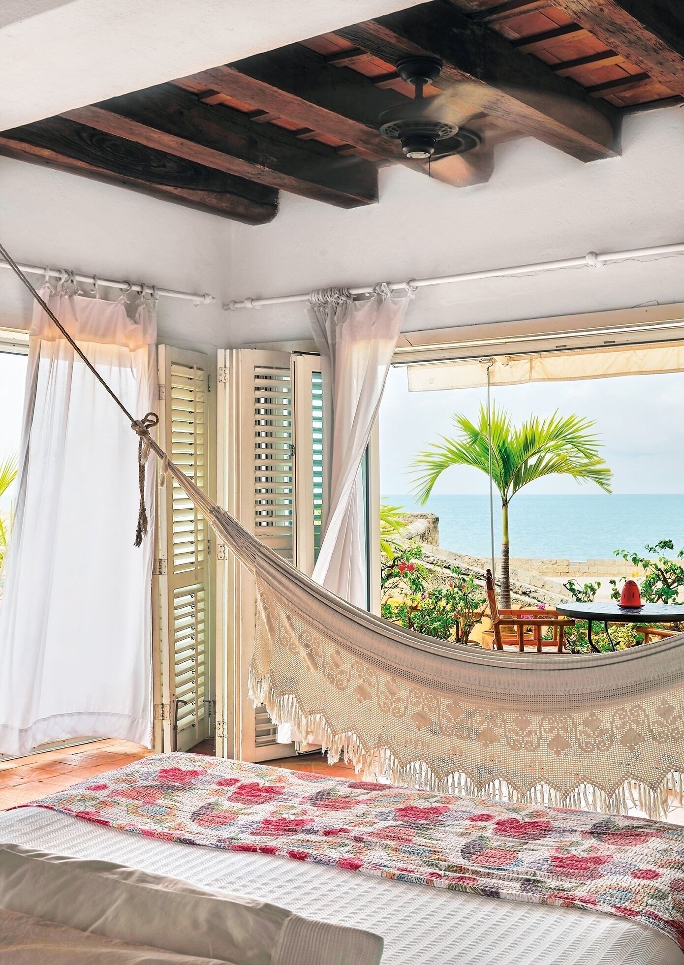 5 habitaciones, caja de seguridad en la habitación y escritorio 