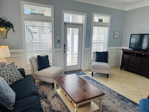 Smart TV, fireplace, DVD player