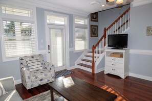 Smart TV, fireplace, DVD player