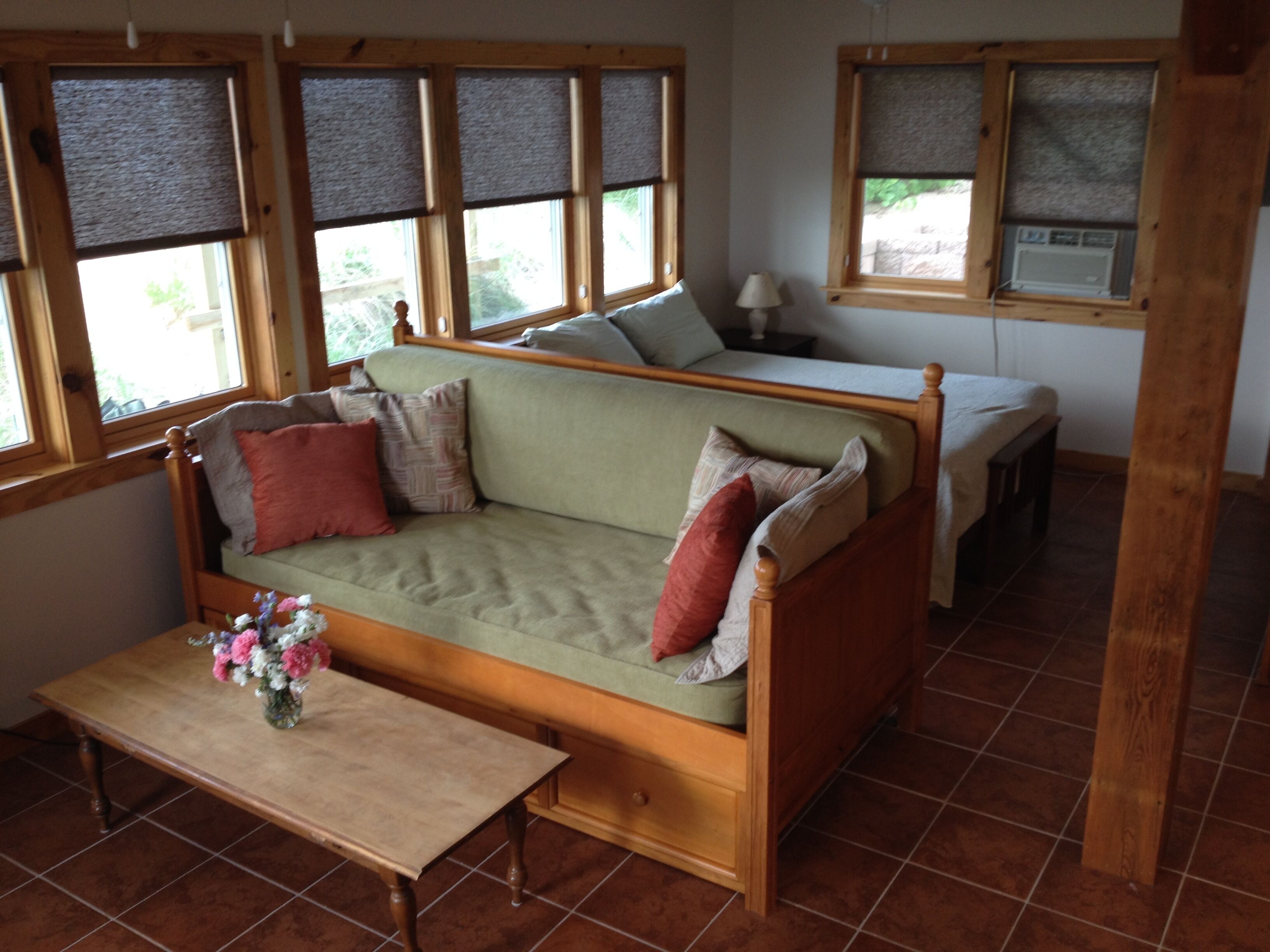 Cozy and Charming Beach Getaway on Lovely Lake Michigan