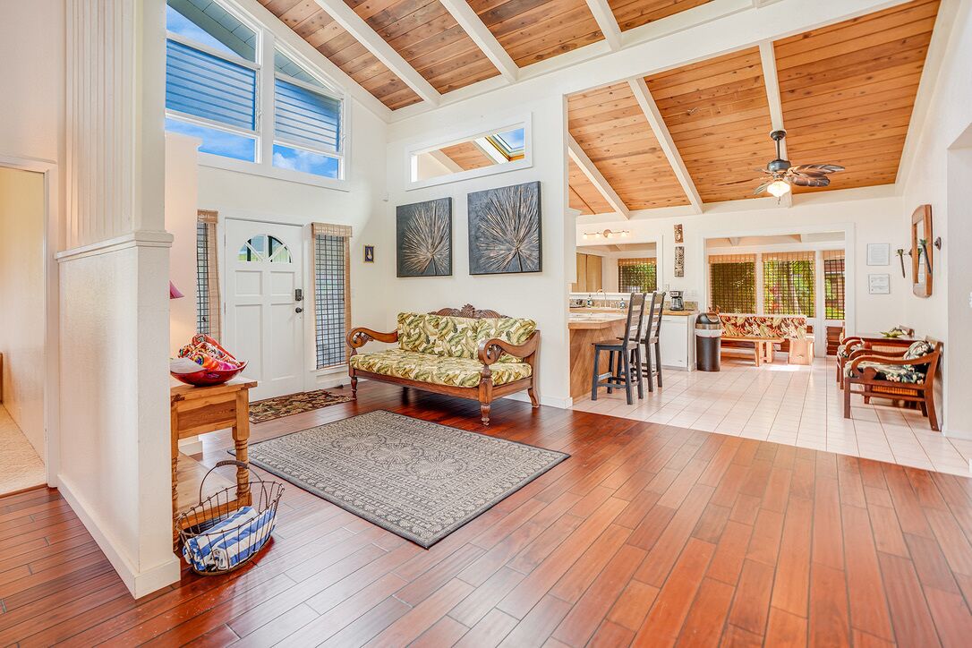 Magnificent Mountain Views!  Spacious Family Home-Sleeps 8