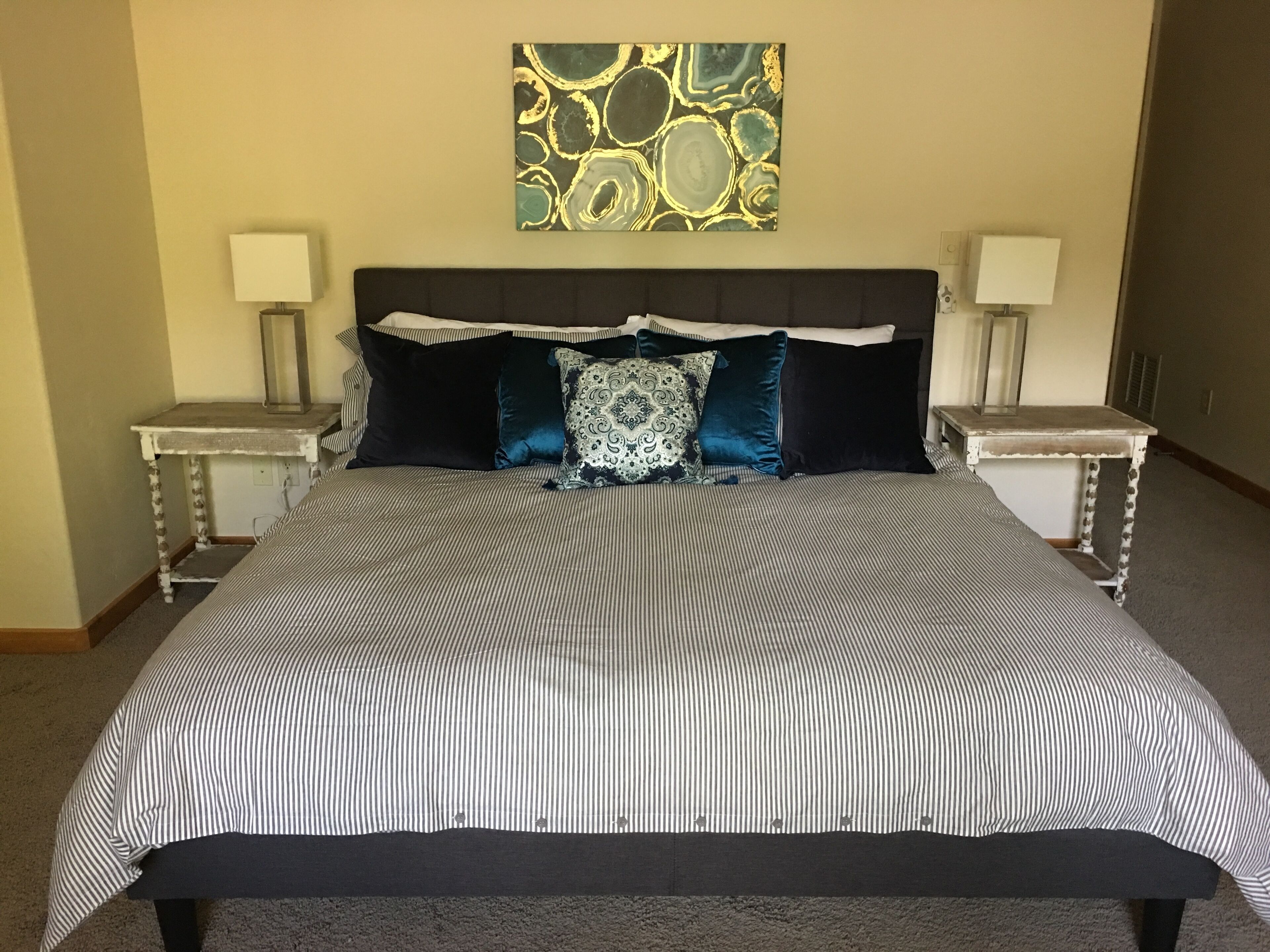 3 bedrooms, iron/ironing board, WiFi, bed sheets