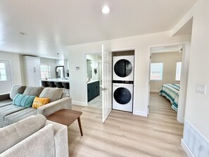 Interior - 2026 NEW remodel coming soon... Mermaid`s Cove, Nestled between Beach and Bay! (San Diego)
