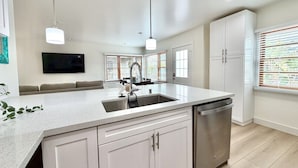Interior - JULY 2026 NEW REMODEL... Mermaid`s Cove, Nestled between Beach and Bay! (San Diego)