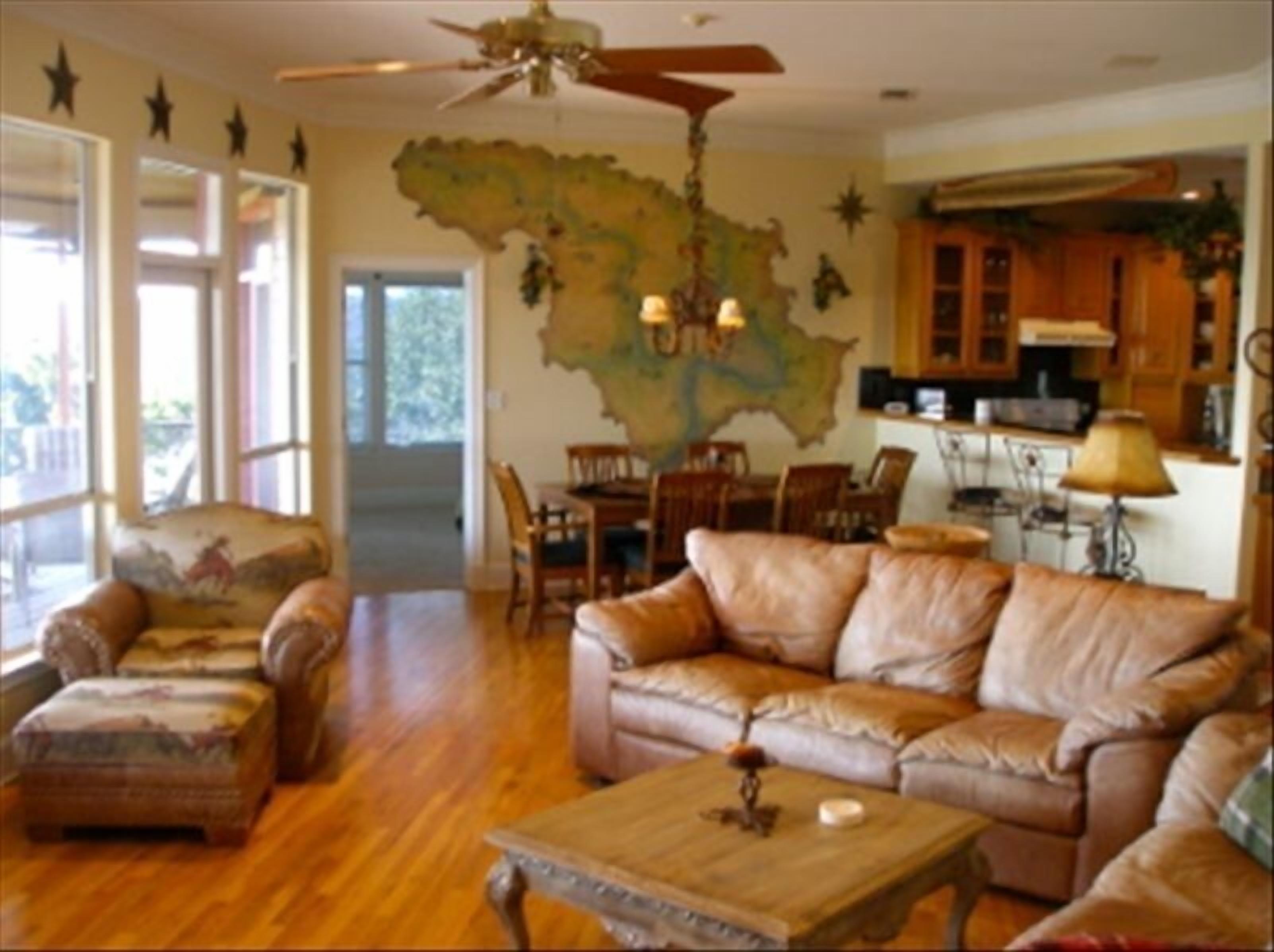 Brazos River View Large Covered Private Deck with Hot Tub