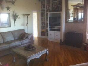 TV, fireplace, DVD player, books - Brazos River View Large Covered Private Deck with Hot Tub and Fire Pit (Rio Vista)