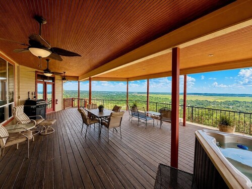 Brazos River View Large Covered Private Deck with Hot Tub and Fire Pit