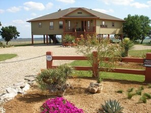 Exterior - Brazos River View Large Covered Private Deck with Hot Tub and Fire Pit (Rio Vista)