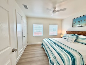 7 bedrooms, desk, iron/ironing board, travel cot - Better Together! Mermaid Cove And Tritons Castle! (San Diego)