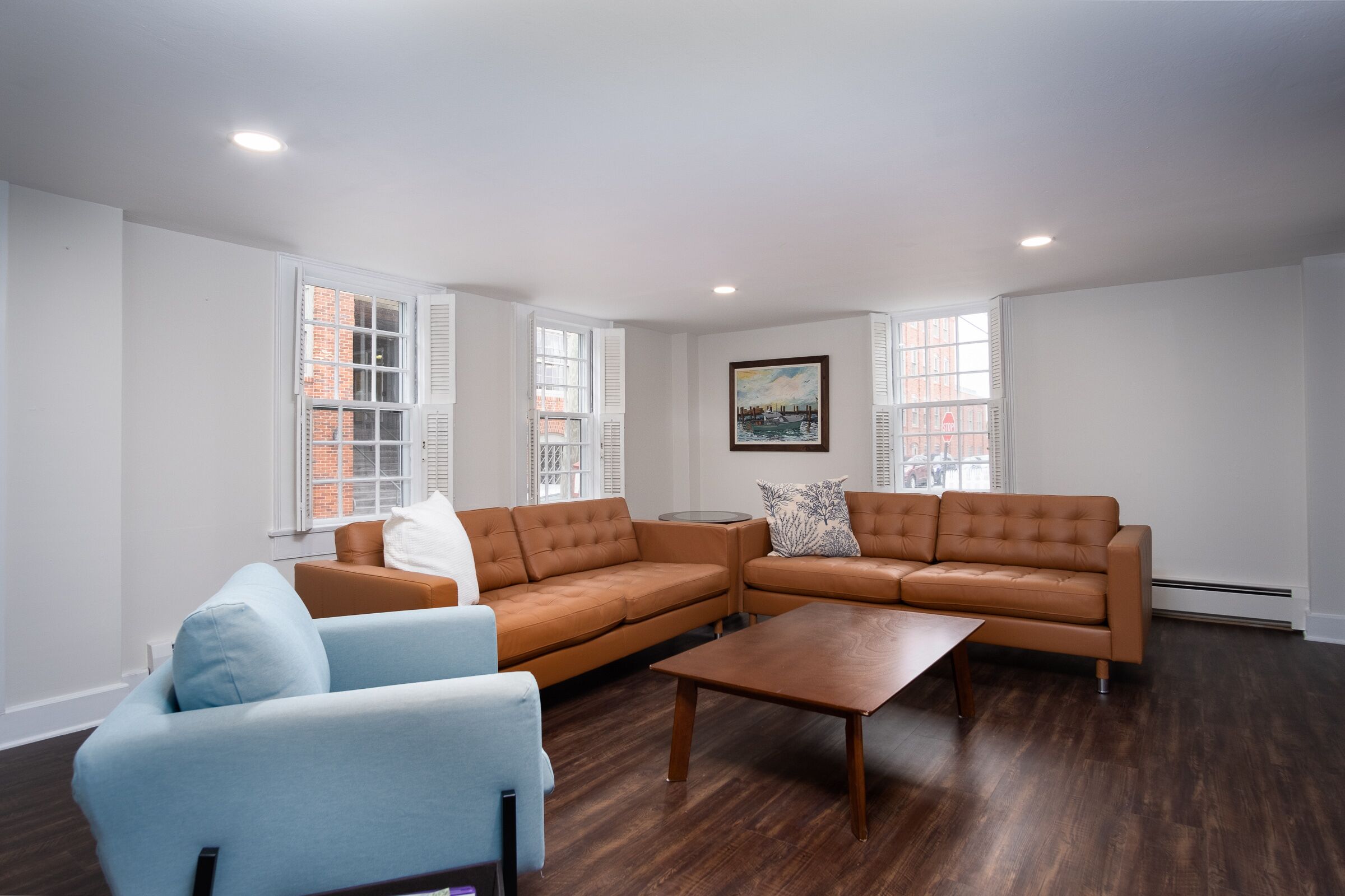 Newly renovated 3 bedroom/3 bathroom unit